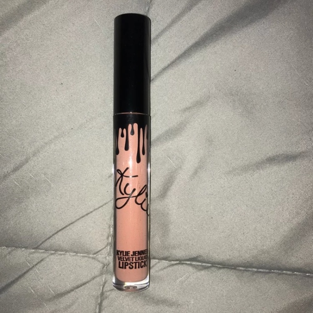 Kylie Cosmetics Shopaholic Velvet Limited Edition